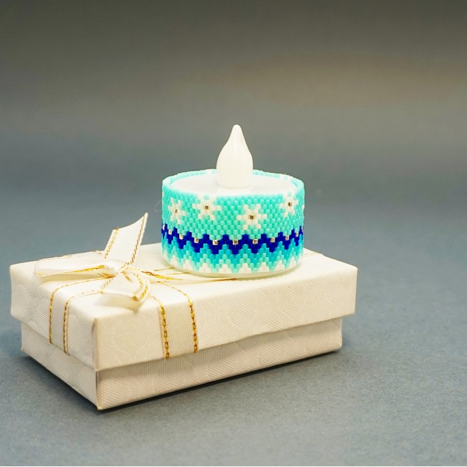 Snowflakes on Turquoise Candle Cover for Battery Tea Light Pattern