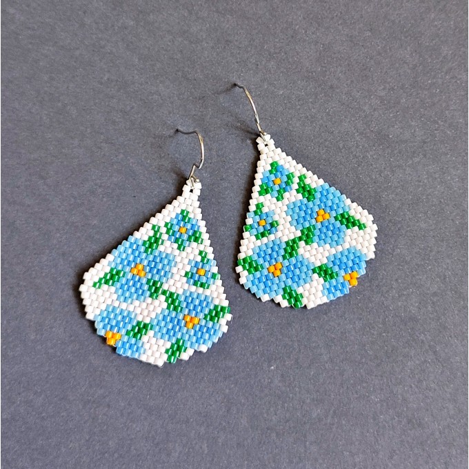 Blue Forget-Me-Not Flower Earrings on Small White Drop Seed Beads Pattern