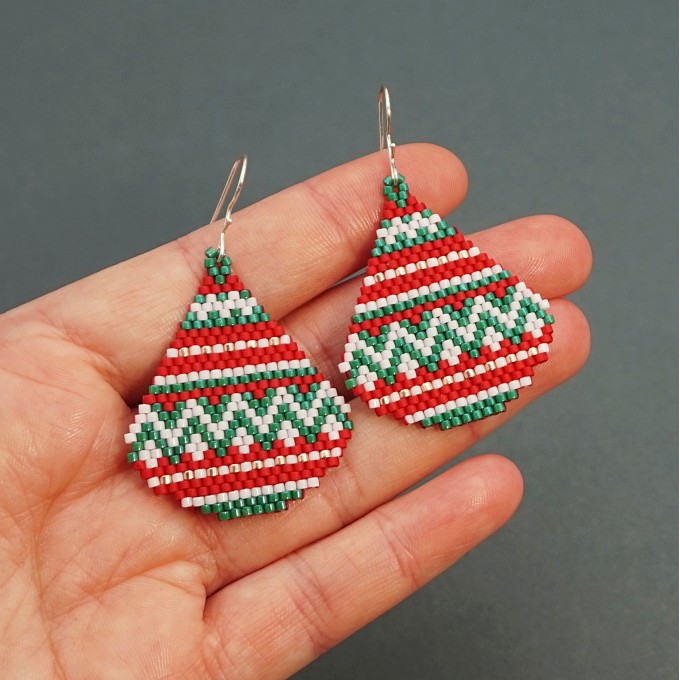 Christmas Ornament Beaded Earrings Pattern