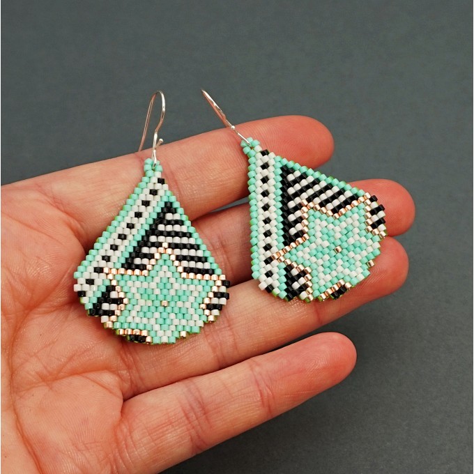 Turquoise Star Beaded Earrings Pattern
