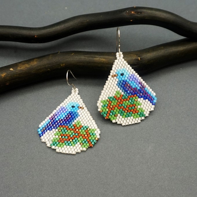 Create Beautiful Blue Bird Jewelry with Beaded Pattern