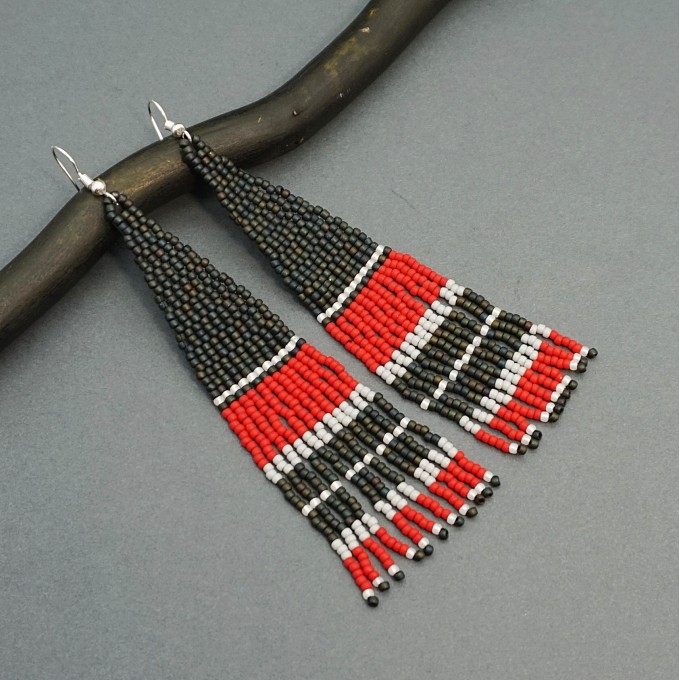 Red and black dangle beaded earrings