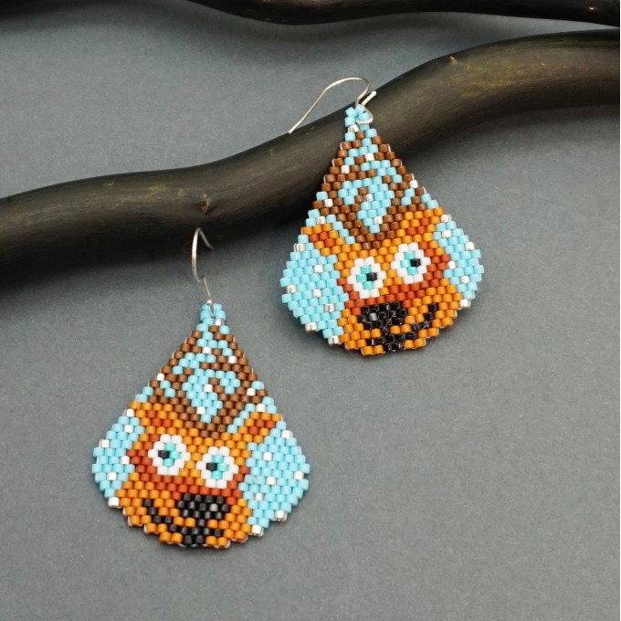 Christmas deer beaded earrings - small drops